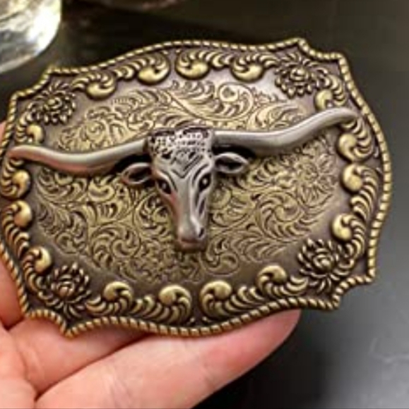 New western longhorn bull belt buckle approximately 3.75" wide.  Fits 1.5 belt - Picture 2 of 3